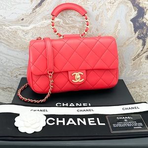 Chanel Medium In The Loop Red Quilted Lambskin Leather Handle Chain Bag